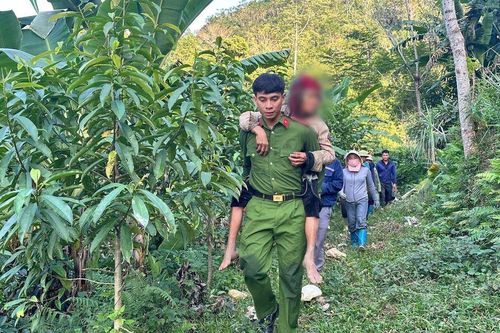 Tìm thấy cụ bà 79 tuổi mất tích nhiều ngày trong rừng ở Tuyên Quang