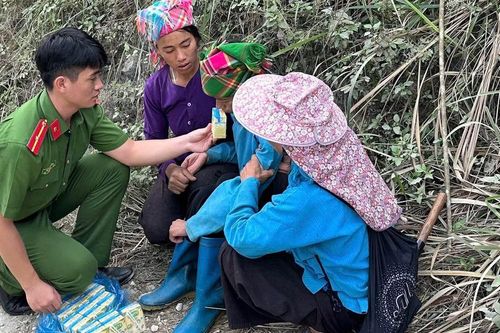 Tìm thấy người phụ nữ mất liên lạc 6 ngày trong hang đá ở Cao Bằng