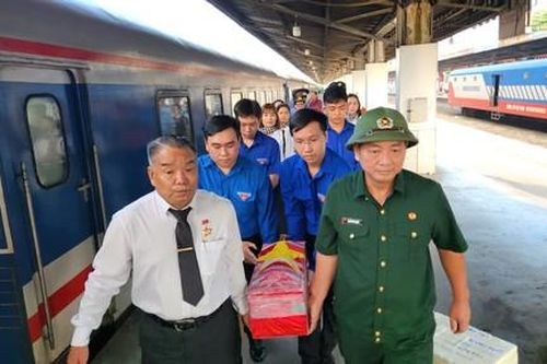 TPHCM đón hài cốt liệt sĩ Thành cổ Quảng Trị về an táng sau 54 năm nằm lại chiến trường