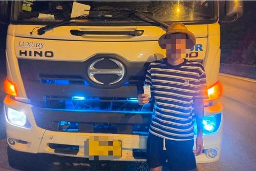 Dương tính ma túy và không giấy phép, tài xế liều lĩnh lái xe tải trên đường