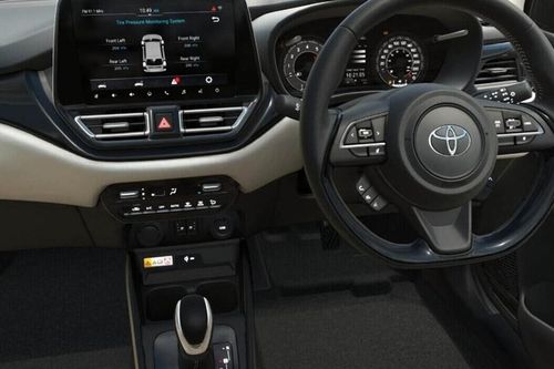 Hatchback Toyota giá 185 triệu đồng thiết kế trẻ trung, tiện nghi hiện đại, tốn 4,4L/100km phù hợp gia đình nhỏ