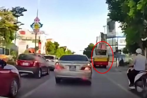 Thanh Hóa: Một tài xế xe buýt bị phạt 19 triệu đồng vì vượt đèn đỏ