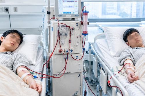 Hai thanh niên 23 tuổi suy thận giai đoạn cuối, phải lọc máu cả đời