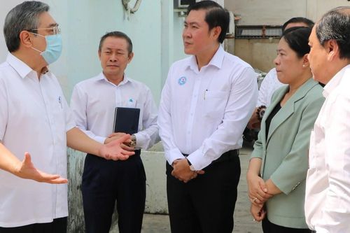 Đầu tư y tế phải dựa trên nhu cầu dân số sau sắp xếp