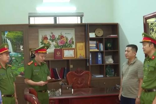 Chủ tịch xã bị bắt vì thông đồng với doanh nghiệp bán trái phép đất rừng, thu lợi bất chính 25,4 tỷ đồng