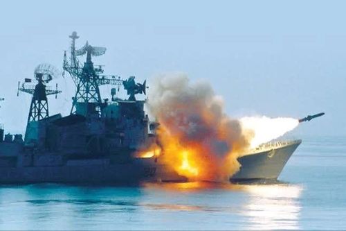 Ấn Độ sẽ trang bị tên lửa siêu âm BrahMos cho hàng loạt tàu chiến cũ