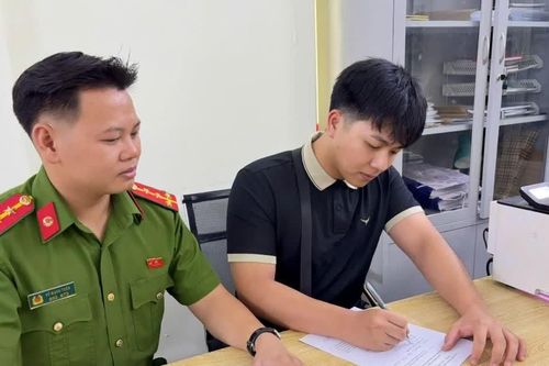 Tốt nghiệp ngành y, nam thanh niên ở Hà Nội tình nguyện đăng ký nghĩa vụ Công an