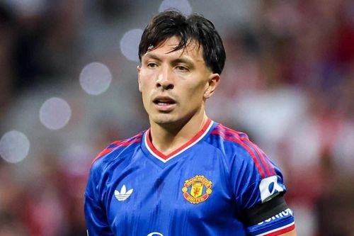 MU nguy cơ mất trắng Martinez