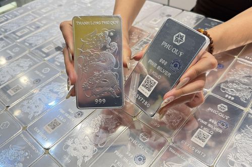 Giá bạc rơi thẳng đứng