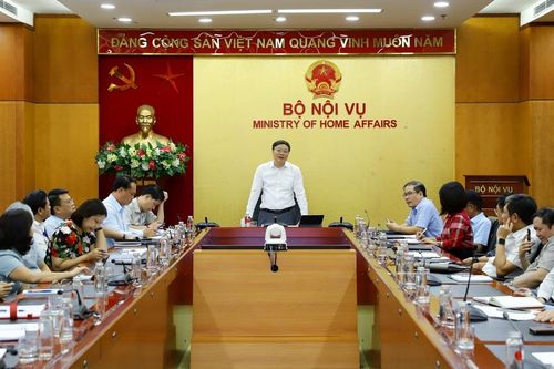 Rà soát, hoàn thiện vị trí việc làm và xây dựng phương án biên chế của Bộ Nội vụ