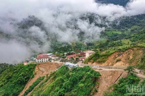 [Ảnh] Niềm vui ở những lớp học giữa biển mây trên đỉnh Ngọc Linh