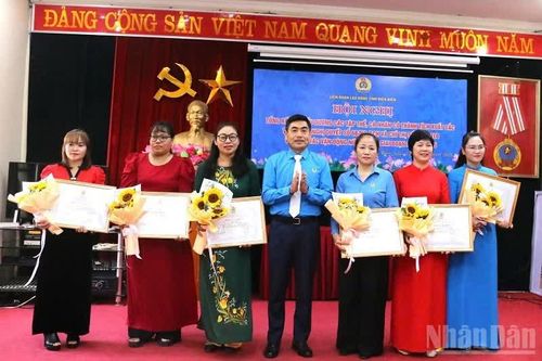 Điện Biên tổng kết công tác vận động nữ công nhân, viên chức, lao động tham gia phong trào thi đua