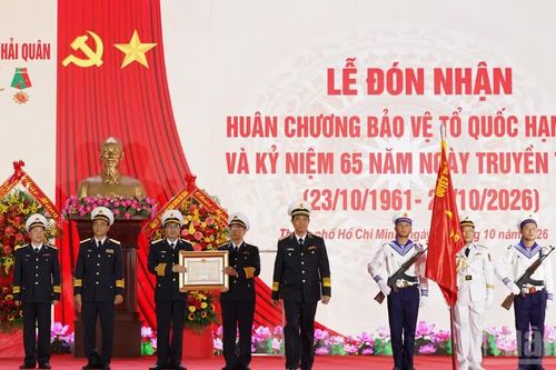[Ảnh] Lễ truy tặng danh hiệu Anh hùng Lực lượng vũ trang nhân dân và đón nhận huân chương bảo vệ tổ quốc hạng Nhì Lữ Đoàn 125, Vùng hải quân 2