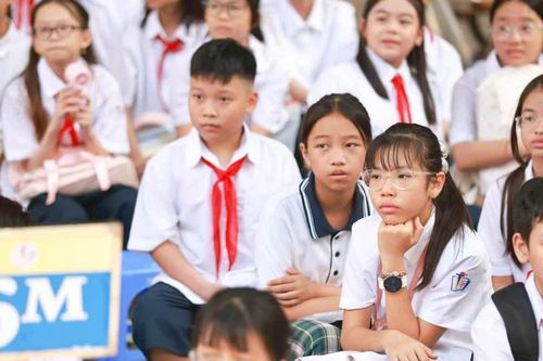 Đổi mới tuyển sinh đầu cấp: Chuyển từ tư duy 'tuyển' sang 'tiếp nhận học sinh'