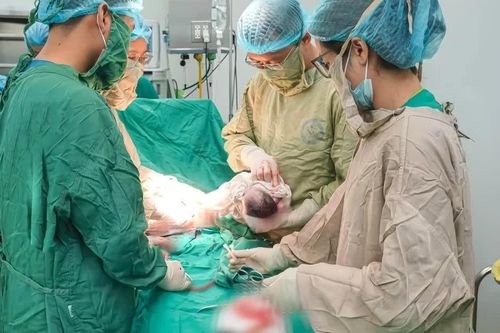 Sản phụ ung thư vú di căn nhiều cơ quan vượt qua ca mổ lấy thai nguy cơ cao