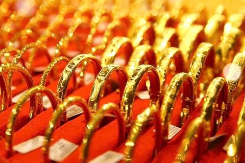 Giá vàng hôm nay (23-10): Giá vàng thế giới giảm mạnh