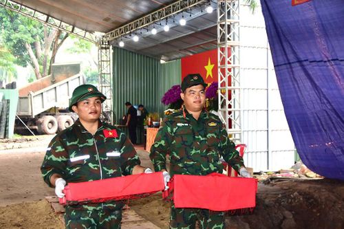 Quy tập thêm 12 bộ hài cốt liệt sĩ tại Công viên Lê Thị Riêng