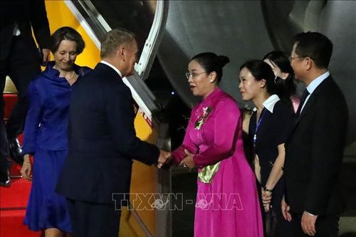 Thủ tướng Cộng hòa Ba Lan Donald Tusk đến Đà Nẵng, bắt đầu thăm chính thức Việt Nam