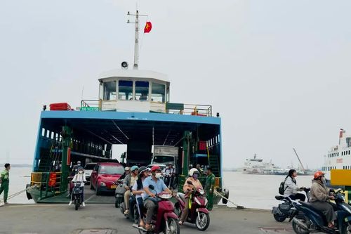 Giá vé phà Cát Lái và phà Bình Khánh tăng từ ngày 28-10
