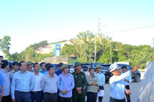 Tháo gỡ khó khăn, đẩy nhanh tiến độ mở rộng đường cao tốc Cam Lộ - La Sơn