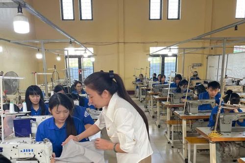 Dạy nghề cho học sinh vùng khó, mở rộng cơ hội việc làm bền vững
