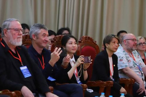 Mở rộng khả năng tiếp cận tri thức