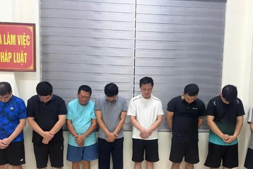 Công an Hà Nội triệt phá đường dây làm giả văn bằng, chứng chỉ 'khủng'