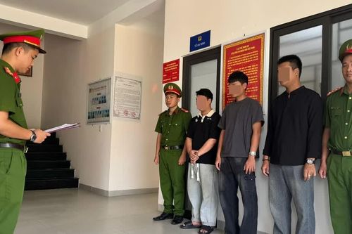 Mâu thuẫn tại quán nhậu, dùng vũ lực khống chế người định trình báo công an