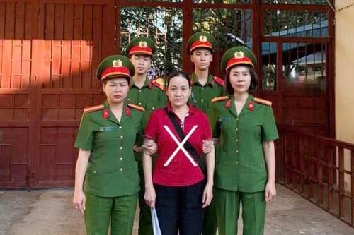 Bắt giam một phụ nữ đăng nhiều video lên mạng xã hội gây ảnh hưởng uy tín lãnh đạo tỉnh Sơn La