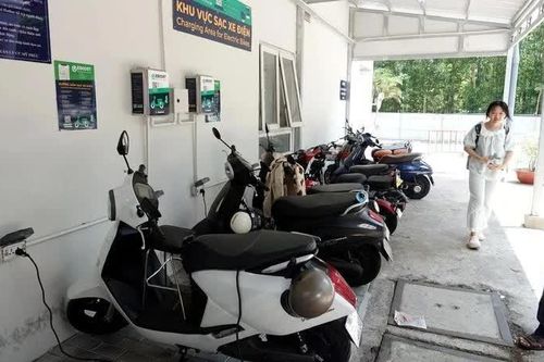 Chung cư Hà Nội loay hoay tìm chỗ sạc xe điện