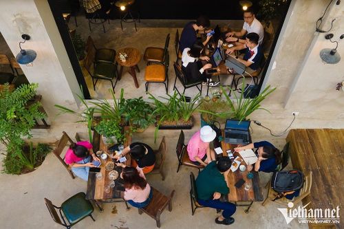 Với 200 triệu đồng: Mở quán cà phê hay bán đồ ăn sáng ít rủi ro hơn?