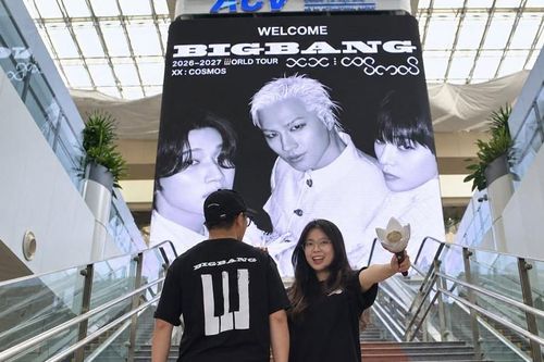 Cơn sốt BIGBANG đổ bộ SVĐ Mỹ Đình: Khách sạn 'cháy' phòng, vé máy bay tăng giá