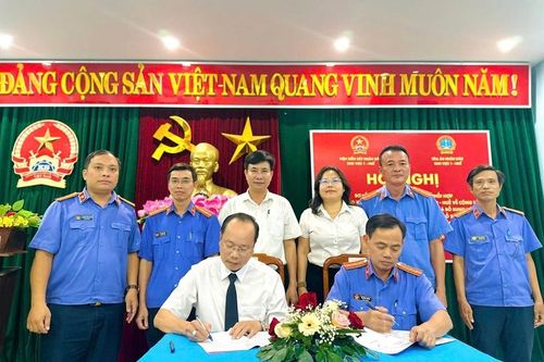 VKSND khu vực 1 Huế ký bổ sung quy chế phối hợp giải quyết án