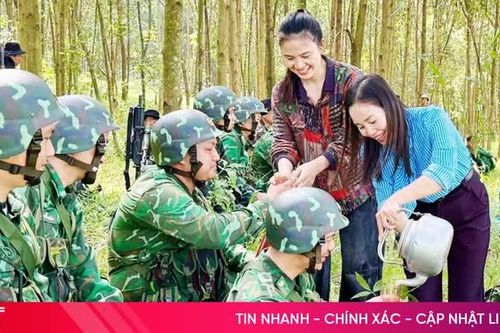 Thắm tình quân dân trên thao trường diễn tập ở Hà Tĩnh