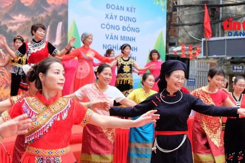 Đánh thức không gian văn hóa cơ sở với mô hình 'nhà văn hóa số'