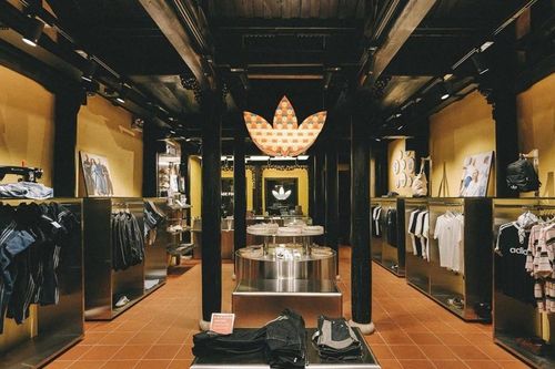'Ông lớn' thời trang Adidas tăng đầu tư, mở cửa hàng di sản, flagship tại Việt Nam