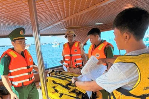 Xử phạt phương tiện đường thủy không trang bị đủ áo phao