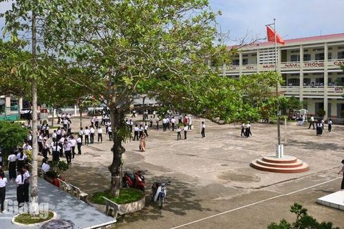 Giờ ra chơi không điện thoại ở trường THCS Mai Thị Hồng Hạnh