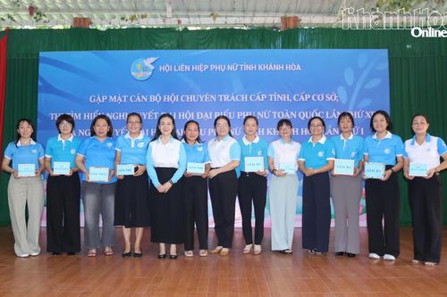 Hội Liên hiệp Phụ nữ tỉnh Khánh Hòa gặp mặt, biểu dương cán bộ hội chuyên trách
