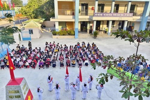 Nuôi dưỡng tình yêu biển đảo qua mô hình cột mốc Trường Sa