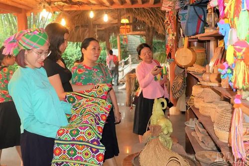 Lâm Thượng kết nối du lịch, dược liệu và nông sản địa phương