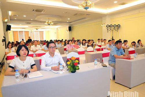 Tập huấn, bồi dưỡng nghiệp vụ công tác quản lý, khai thác và xây dựng phương án giá dịch vụ sử dụng diện tích bán hàng tại chợ
