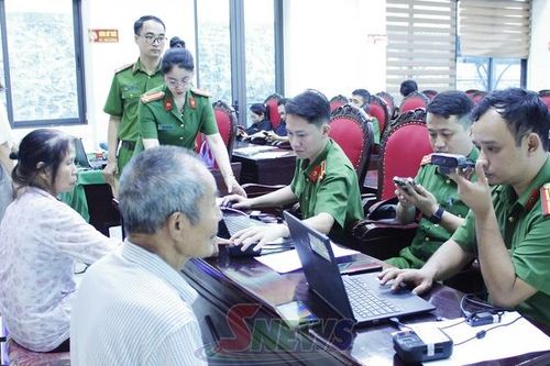 Công an Sơn La thu nhận mẫu sinh phẩm ADN thân nhân liệt sĩ đợt 2