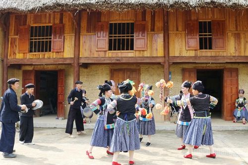 Vũ điệu văn hóa của người Bố Y