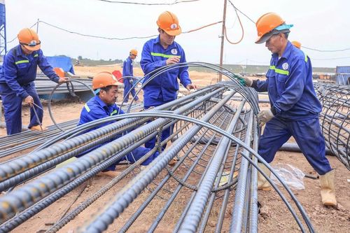 Công trường thiếu người, doanh nghiệp lo bài toán nhân lực dài hạn