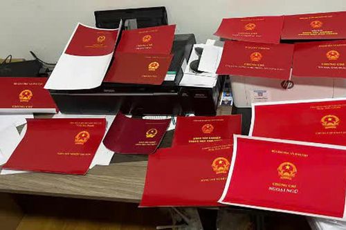 Hà Nội: Hai nữ giảng viên đại học tiếp tay đường dây làm giả văn bằng, chứng chỉ