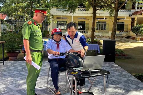 Lâm Đồng: Gần 2.500 học sinh được tuyên truyền về pháp luật, kỹ năng giao thông an toàn
