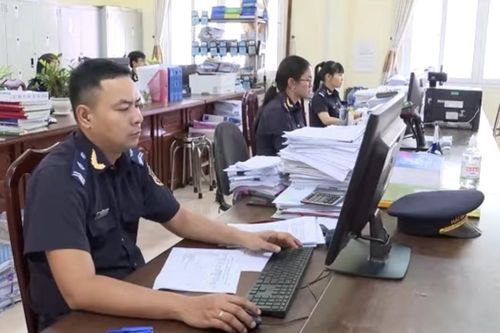 Hải quan khu công nghệ cao: Cưỡng chế hơn 33 tỷ đồng nợ thuế của hai doanh nghiệp thép