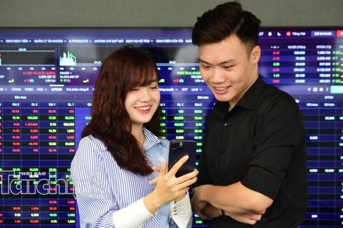 Chứng khoán phái sinh ngày 23/10: Sôi động hơn khi VN30-Index vượt mốc 1.900 điểm