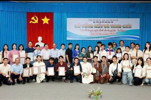 Kỳ vọng vào những cây bút trẻ ở An Giang